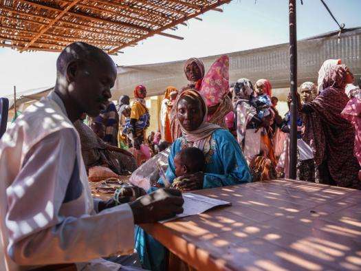 MSF teams in Zamzam camp, Sudan, carry out a rapid malnutrition assessment for displaced people.