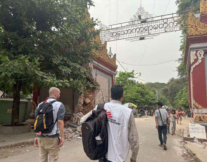 MSF staff operate a mobile clinic in Mandalay, Myanmar. 